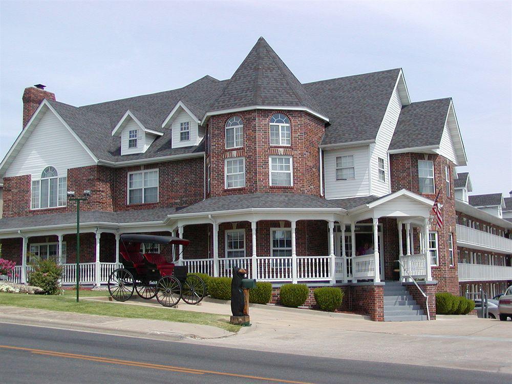 Carriage House Inn Брэнсон Экстерьер фото